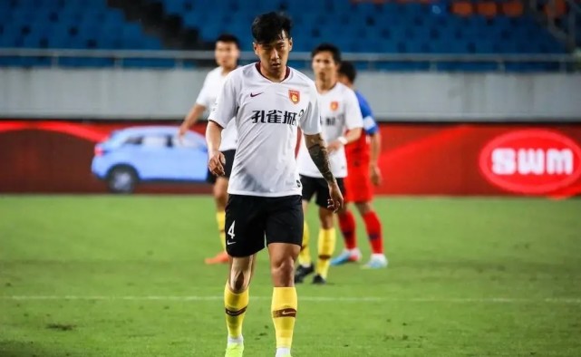  法国国脚租借回归老东家救主  