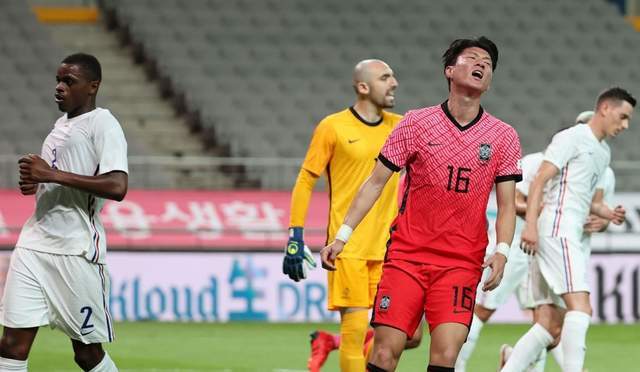  科隆门将低级失误送礼，到手三分变一分遗憾收场